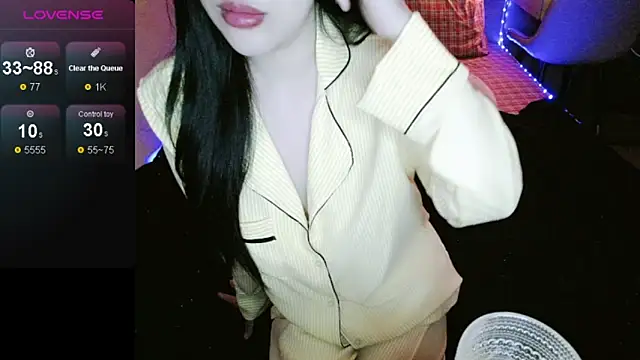 Snapshot of _Viviann_ chatting on 10/16/25, 03:24  Viviann  online show from 10/16/25, 03:24