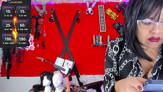 jena derboo online show from 10/26/25, 10:21