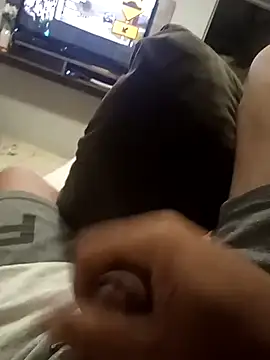 Snapshot of dredre1069 chatting on 02/14/25, 04:58 dredre1069 online show from 02/14/25, 04:58