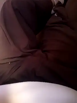 Snapshot of dredre1069 chatting on 10/20/25, 08:42 dredre1069 online show from 10/20/25, 08:42