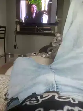 Snapshot of dredre1069 chatting on 11/14/25, 04:28 dredre1069 online show from 11/14/25, 04:28