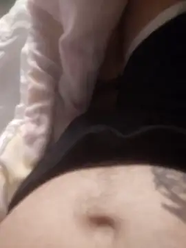 Snapshot of dredre1069 chatting on 12/15/25, 01:54 dredre1069 online show from 12/15/25, 01:54