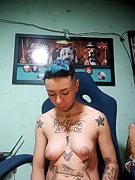 Snapshot of real_fenix chatting on 11/16/25, 12:22 real fenix online show from 11/16/25, 12:22