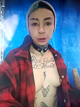 Snapshot of real_fenix chatting on 12/14/25, 01:49 real fenix online show from 12/14/25, 01:49