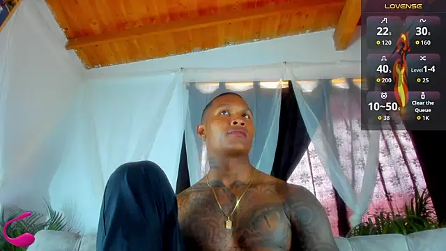 esteveen ortegas  online show from 10/22/25, 04:07