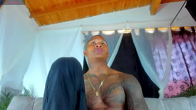 esteveen ortegas  online show from 10/26/25, 04:13