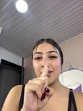 Snapshot of lili_turner chatting on 12/10/24, 01:22 lili turner online show from 12/10/24, 01:22