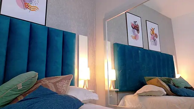 Snapshot of CheneellLorens chatting on 03/07/25, 08:22 CheneellLorens online show from 03/07/25, 08:22