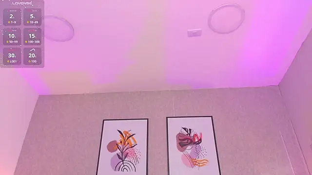 Snapshot of CheneellLorens chatting on 10/09/25, 07:01 CheneellLorens online show from 10/09/25, 07:01