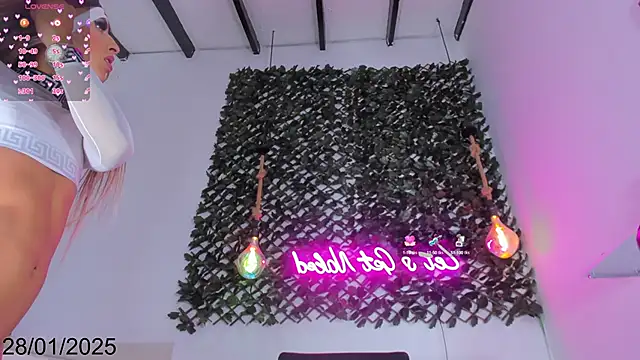 Snapshot of Brianna_Stars chatting on 01/28/25, 08:36 Brianna Stars online show from 01/28/25, 08:36