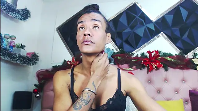 Snapshot of andrea_safeira_doll chatting on 12/16/25, 01:49 andrea safeira doll online show from 12/16/25, 01:49