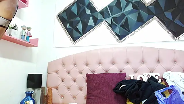 andrea safeira doll online show from 04/04/26, 06:49