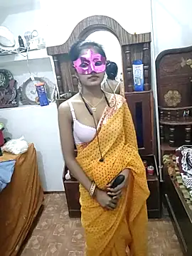 Snapshot of RADHA95 chatting on 03/17/25, 04:22 RADHA95 online show from 03/17/25, 04:22