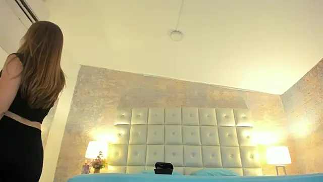 Lezy  online show from 02/04/26, 07:42