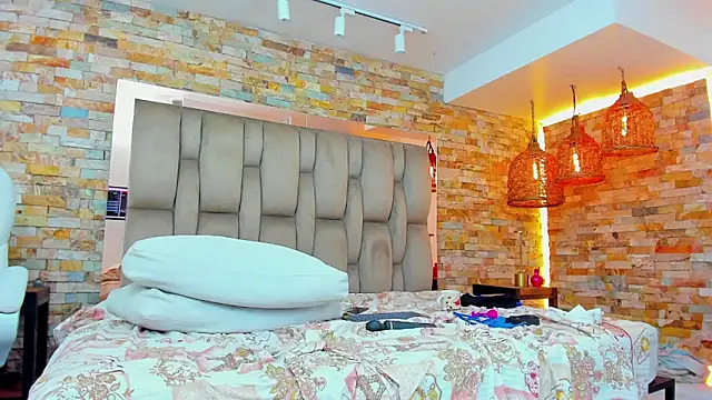 karla dunn online show from 02/13/25, 03:07