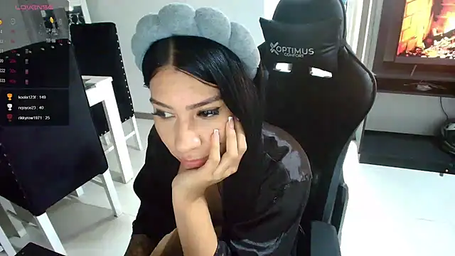 Snapshot of Pamela-fit chatting on 02/12/25, 05:58 Pamela-fit online show from 02/12/25, 05:58