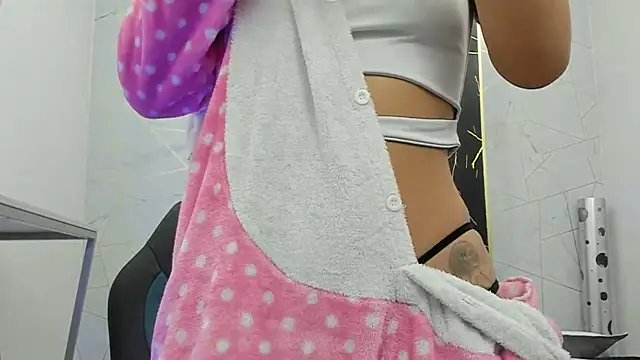 Cloeandtyfanny online show from 10/29/25, 04:26