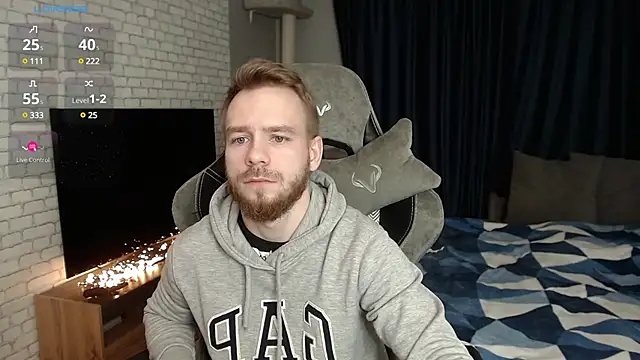 Snapshot of LeoPaulini chatting on 12/22/24, 10:28 LeoPaulini online show from 12/22/24, 10:28