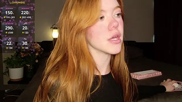 Snapshot of Teya_New chatting on 03/23/25, 07:42 Teya New online show from 03/23/25, 07:42