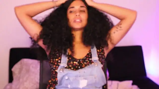 Snapshot of Mysensualbrunette1 chatting on 12/17/24, 04:12 Mysensualbrunette1 online show from 12/17/24, 04:12