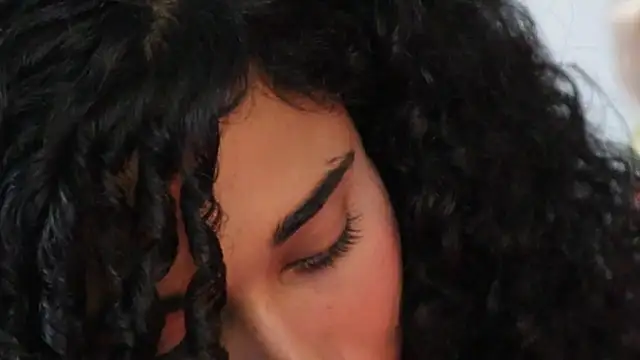 Snapshot of Mysensualbrunette1 chatting on 01/04/25, 08:16 Mysensualbrunette1 online show from 01/04/25, 08:16