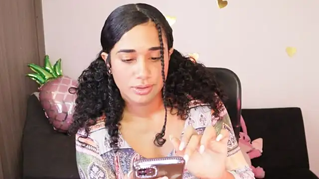 Snapshot of Mysensualbrunette1 chatting on 01/17/25, 08:00 Mysensualbrunette1 online show from 01/17/25, 08:00