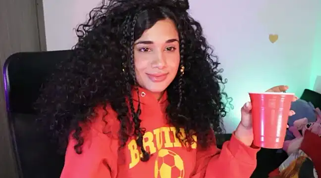 Snapshot of Mysensualbrunette1 chatting on 01/23/25, 05:35 Mysensualbrunette1 online show from 01/23/25, 05:35