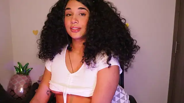 Snapshot of Mysensualbrunette1 chatting on 02/04/25, 06:36 Mysensualbrunette1 online show from 02/04/25, 06:36