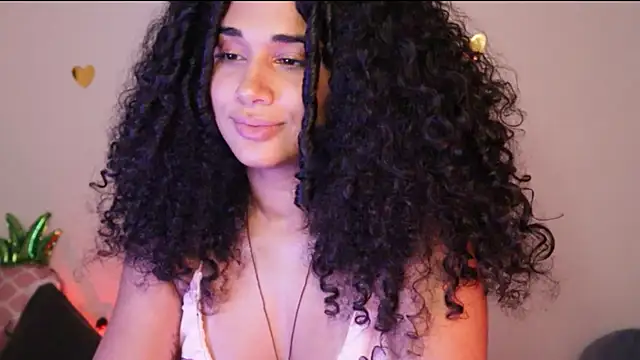 Snapshot of Mysensualbrunette1 chatting on 02/07/25, 05:31 Mysensualbrunette1 online show from 02/07/25, 05:31