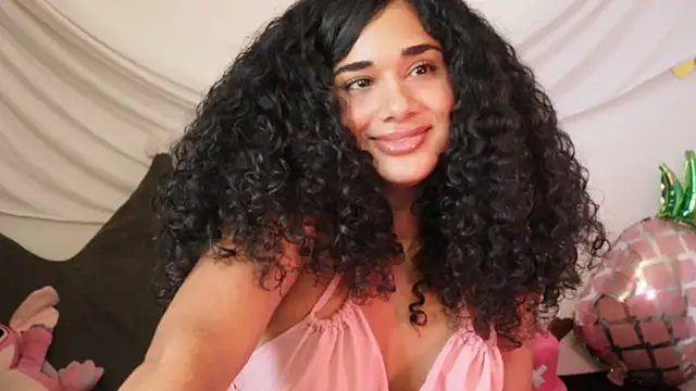 Snapshot of Mysensualbrunette1 chatting on 03/15/25, 07:05 Mysensualbrunette1 online show from 03/15/25, 07:05