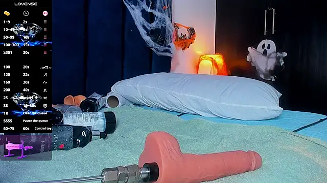 Issac james  online show from 10/31/25, 04:35