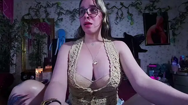 Elizabeth77  online show from 10/09/25, 10:30