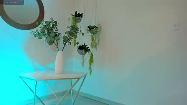 Snapshot of PaulinaSantos_ chatting on 03/18/25, 07:31 PaulinaSantos online show from 03/18/25, 07:31