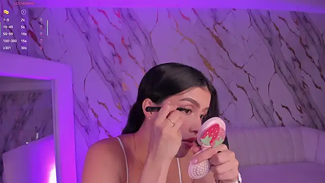 Snapshot of PaulinaSantos_ chatting on 10/04/25, 07:45 PaulinaSantos online show from 10/04/25, 07:45