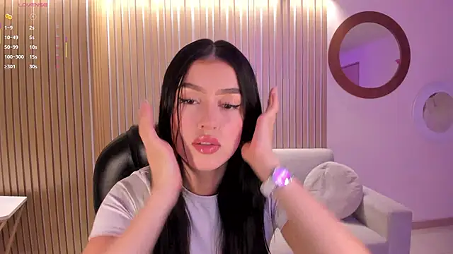 Snapshot of PaulinaSantos_ chatting on 10/12/25, 06:18 PaulinaSantos online show from 10/12/25, 06:18