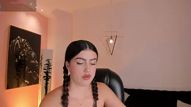 Snapshot of PaulinaSantos_ chatting on 07/10/26, 07:49 PaulinaSantos online show from 07/10/26, 07:49