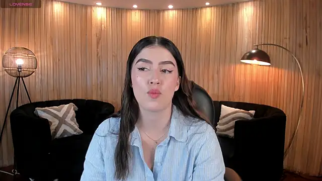 Snapshot of PaulinaSantos_ chatting on 07/12/26, 05:37 PaulinaSantos online show from 07/12/26, 05:37