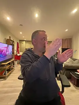 LondonTeffy online show from 04/24/26, 09:17