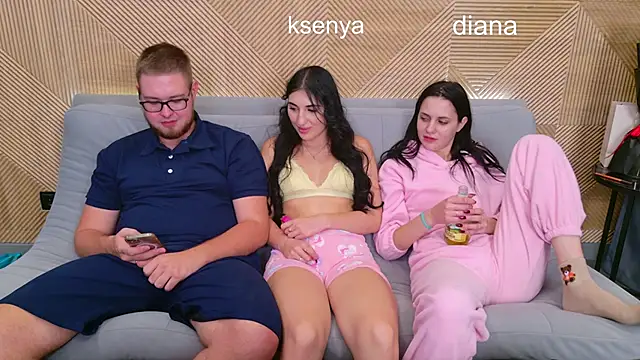 Ksenny online show from 10/25/25, 03:18