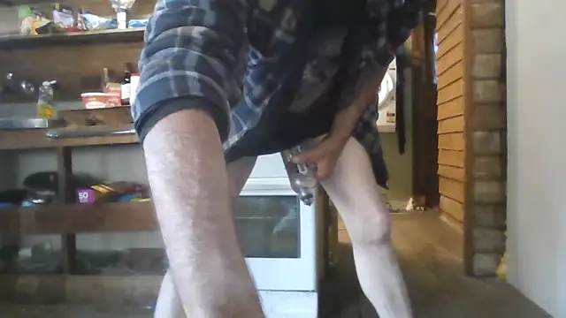 Snapshot of aussiecockpumper769 chatting on 11/11/25, 06:24 aussiecockpumper769 online show from 11/11/25, 06:24