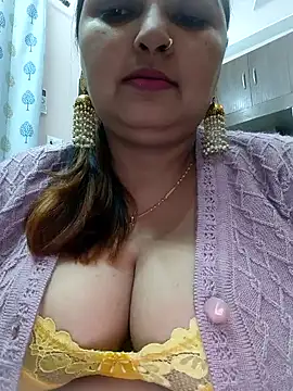 Snapshot of Dianaa9 chatting on 12/29/24, 04:51 Dianaa9 online show from 12/29/24, 04:51