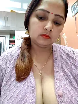 Snapshot of Dianaa9 chatting on 02/24/25, 05:42 Dianaa9 online show from 02/24/25, 05:42