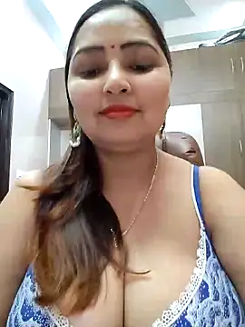 Snapshot of Dianaa9 chatting on 03/07/25, 05:28 Dianaa9 online show from 03/07/25, 05:28