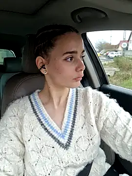 SophieCharm online show from 11/26/25, 12:06