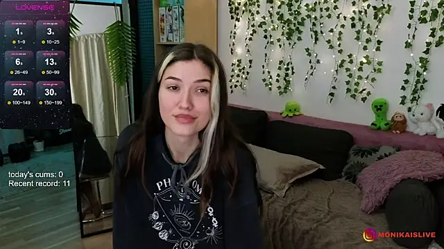 monikavenom online show from 10/11/25, 02:11