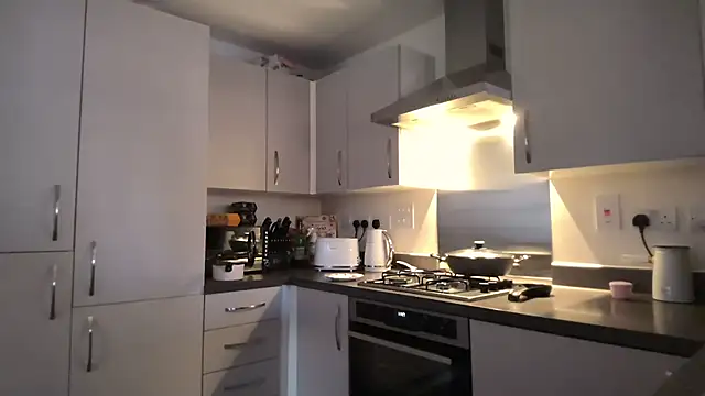 SweetMonicaUK online show from 11/18/25, 11:47