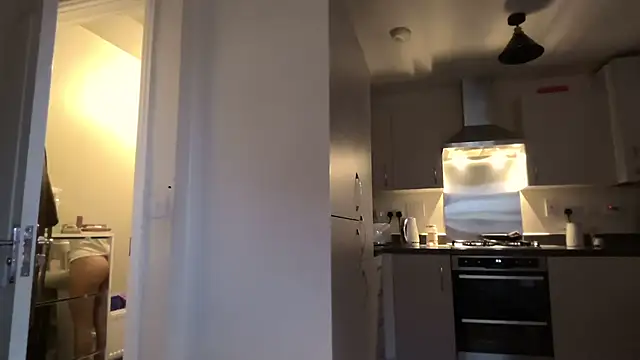 SweetMonicaUK online show from 12/04/25, 09:18