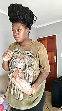 Snapshot of TheDoubleTrouble18xxx chatting on 12/23/24, 11:36 TheDoubleTrouble18xxx online show from 12/23/24, 11:36