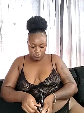 Snapshot of TheDoubleTrouble18xxx chatting on 01/21/25, 07:37 TheDoubleTrouble18xxx online show from 01/21/25, 07:37