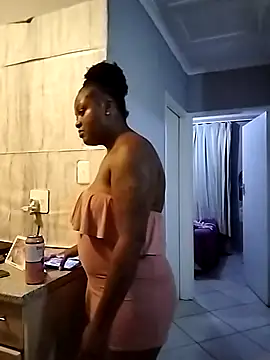 Snapshot of TheDoubleTrouble18xxx chatting on 01/25/25, 08:10 TheDoubleTrouble18xxx online show from 01/25/25, 08:10